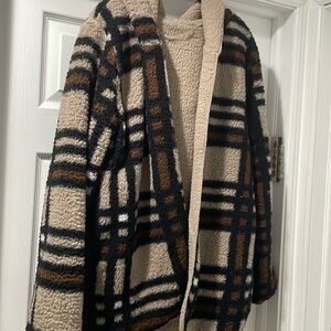 NWOT Sherpa fleece jacket with pockets